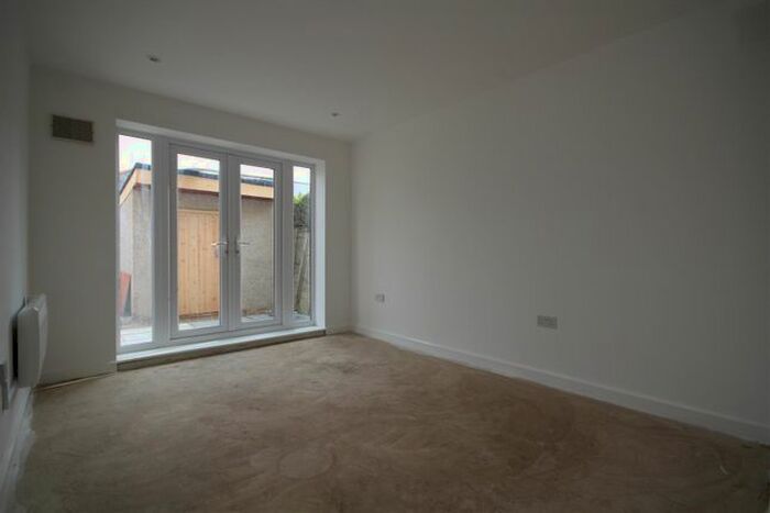 Studio To Rent In Long Drive, Acton, W3