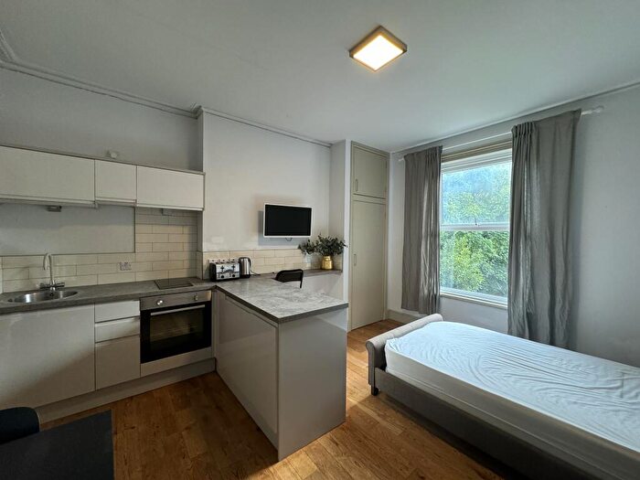 Flat To Rent In Woodhurst Road, Moseley, B13