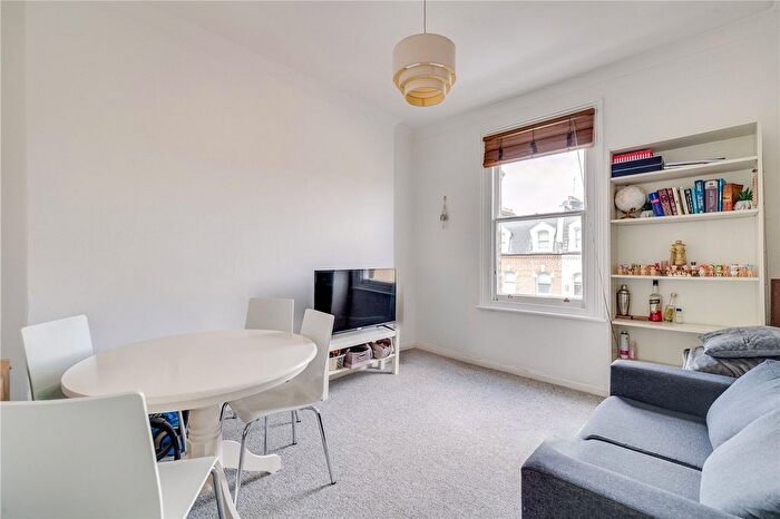 2 Bedroom Flat To Rent In Fulham Park Gardens, London, SW6