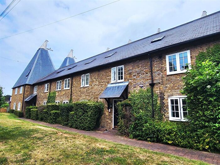 1 Bedroom Flat To Rent In London Road, Teynham, Sittingbourne, ME9