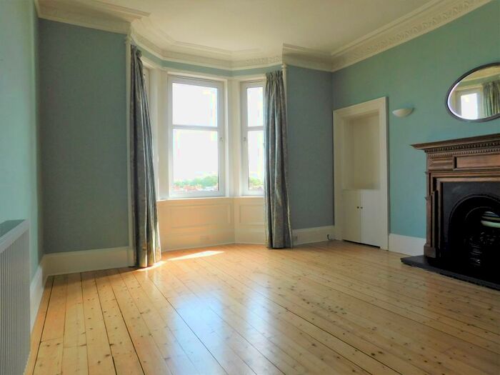 3 Bedroom Flat To Rent In South Trinity Road, Edinburgh, EH5