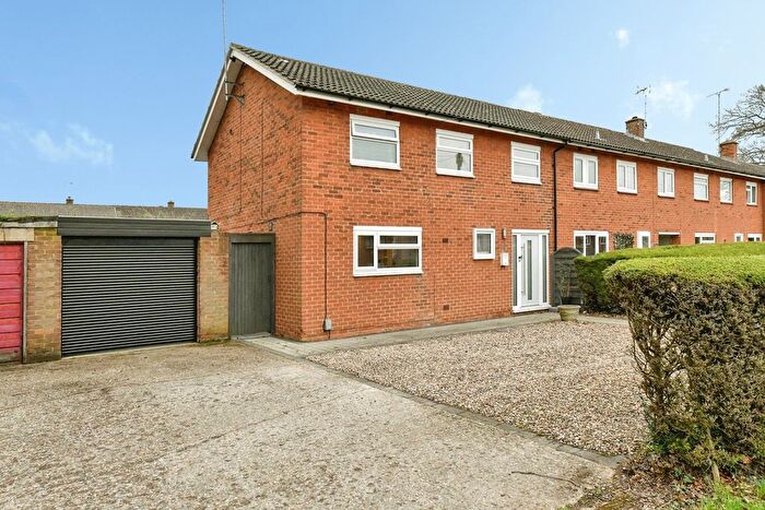 3 Bedroom End Terrace House For Sale In Broad Oak Way, Stevenage, Hertfordshire, SG2
