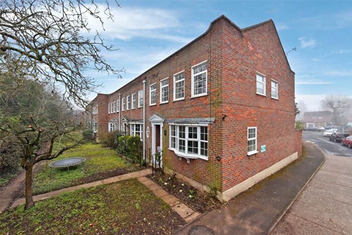 3 Bedroom End Of Terrace House To Rent In The Farthingales, Maidenhead, Berkshire, SL6