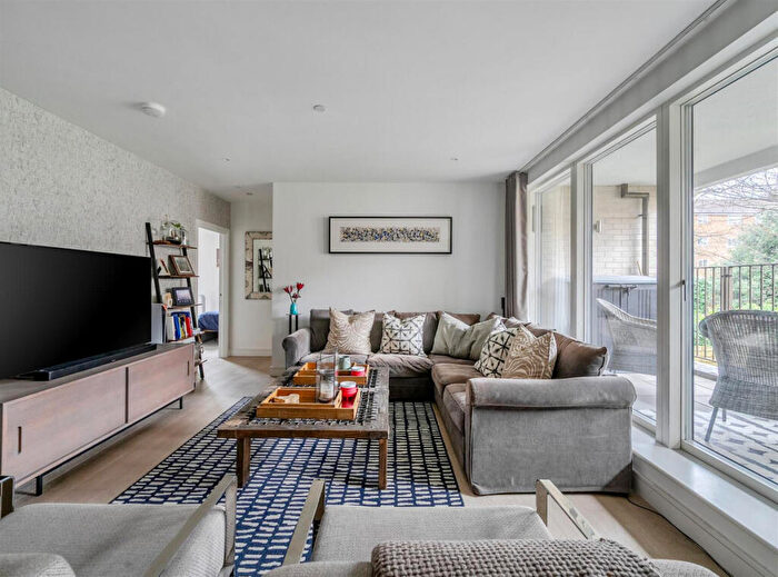 2 Bedroom Flat For Sale In The Avenue, London, NW6