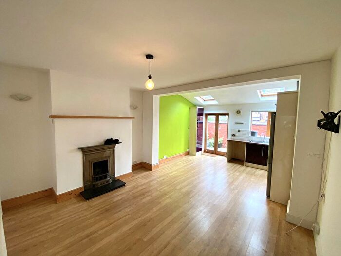 2 Bedroom Terraced House To Rent In Chiswick Road, Didsbury, M20