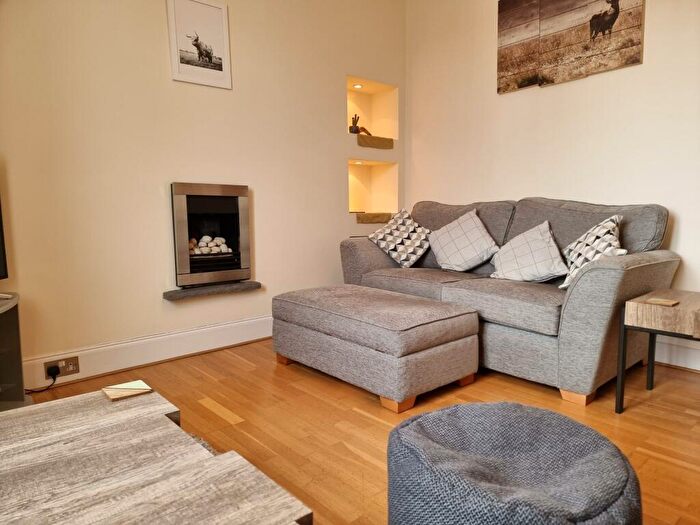 1 Bedroom Flat To Rent In Raeburn Place, Rosemount, Aberdeen, AB25