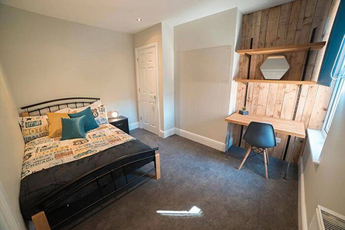 5 Bedroom Terraced House To Rent In Telephone Road, Southsea, PO4