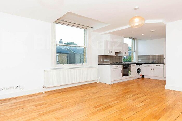 1 Bedroom Flat To Rent In Goulton Road, Hackney Central, E5
