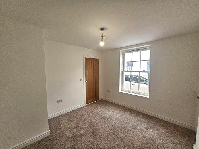 2 Bedroom Cottage To Rent In Water Street Deal, CT14