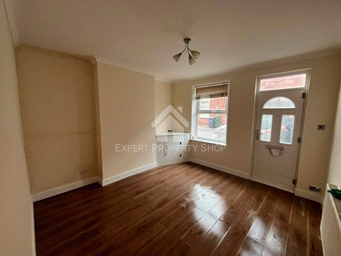 2 Bedroom Property To Rent In Hope Street.Chesterfield, Derbyshire, S40