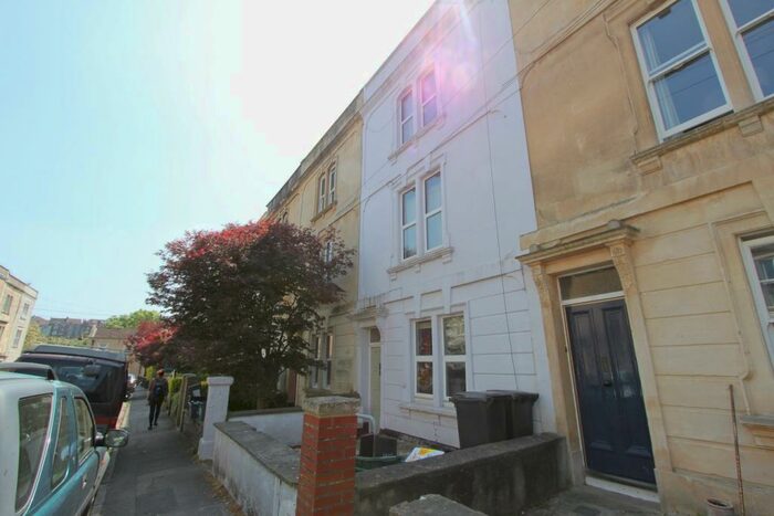 4 Bedroom Flat To Rent In Brighton Road, Bristol, BS6