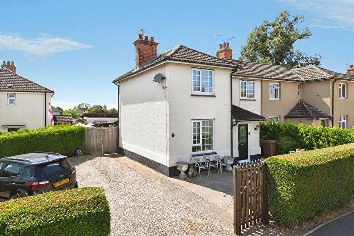 3 Bedroom Semi-Detached House For Sale In West Avenue, Chelmsford, CM1