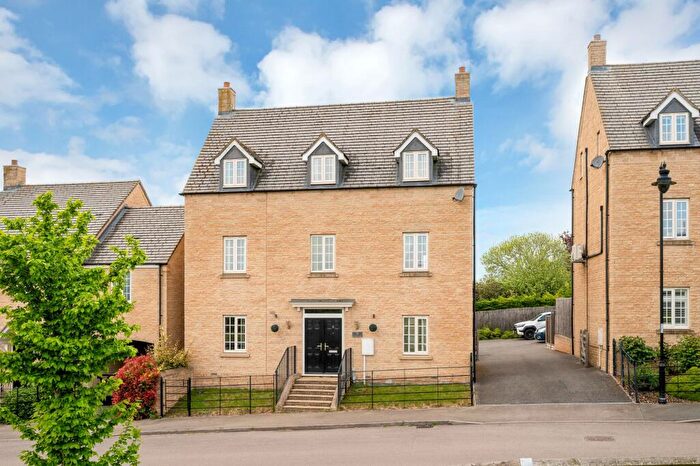 5 Bedroom Detached House For Sale In Oak Lane, Kings Cliffe, PE8