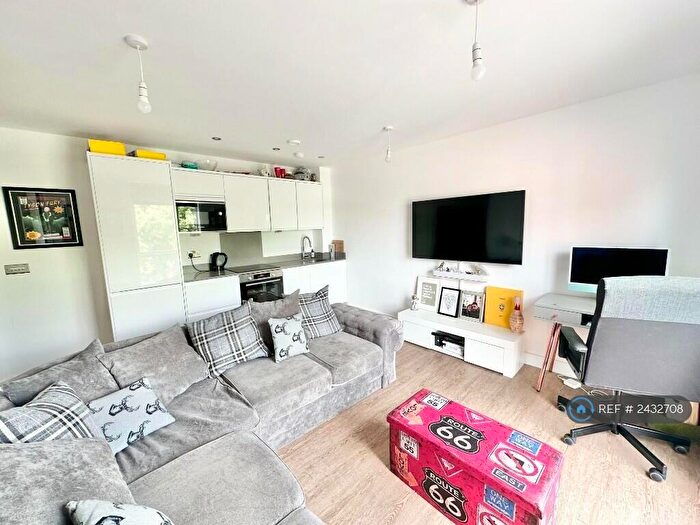 1 Bedroom Flat To Rent In Worthington Apartments, Sale, M33