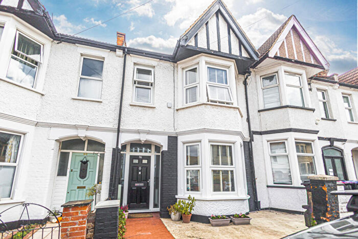 3 Bedroom Terraced House For Sale In Beedell Avenue, Westcliff-on-sea, SS0