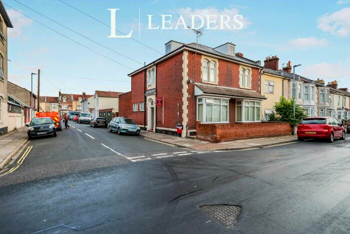 1 Bedroom Flat To Rent In Queens Road, North End, PO2