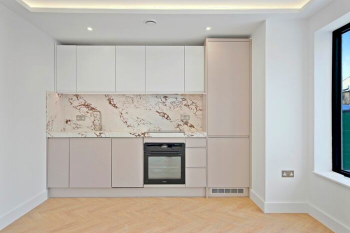 3 Bedroom Terraced House To Rent In Pirie Street, London, E16