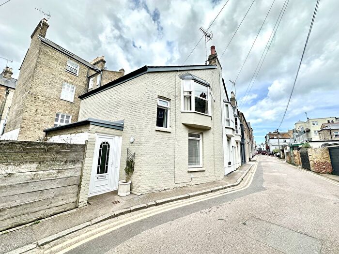 2 Bedroom End Of Terrace House To Rent In Buckingham Road, Broadstairs, CT10