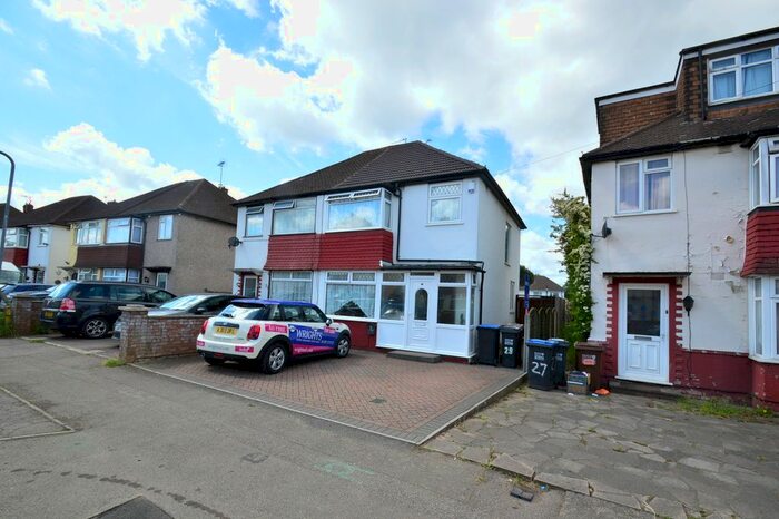 3 Bedroom Semi-Detached House To Rent In Crawford Road, Hatfield AL10