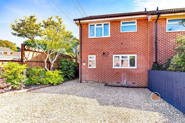 3 Bedroom Semi-Detached House For Sale In Redshank Close, Poole, BH17