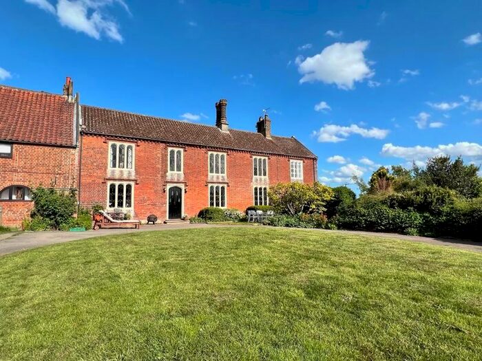 4 Bedroom Semi-Detached House For Sale In School Road, Runham, Great Yarmouth, NR29