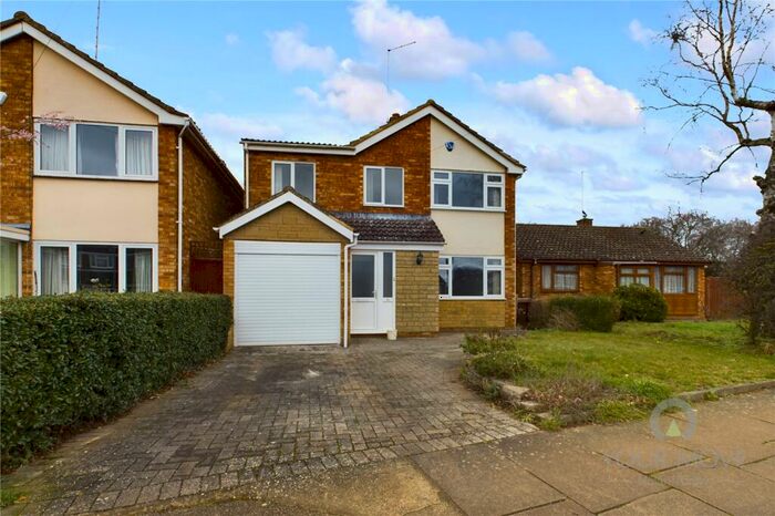 4 Bedroom Detached House To Rent In Fulford Drive, Links View, Northampton, NN2