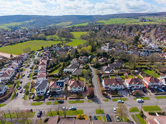 3 Bedroom Semi-detached House For Sale In Causeway Head Road, Dore, Sheffield, S17