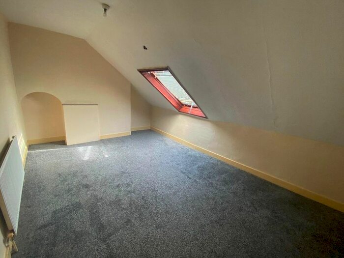 2 Bedroom Flat To Rent In Flat, Holderness Road, Hull, HU8