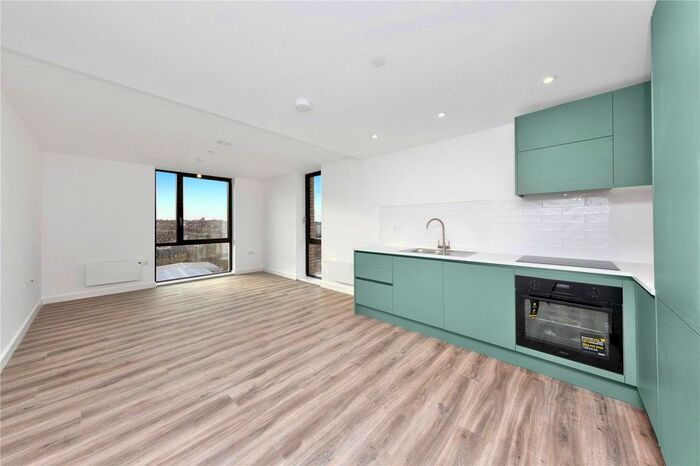 2 Bedroom Flat To Rent In Viva Court, Kimpton Road, Luton, LU2