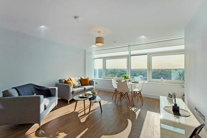1 Bedroom Flat To Rent In Tolworth Tower, Ewell Road, Surbiton, KT6