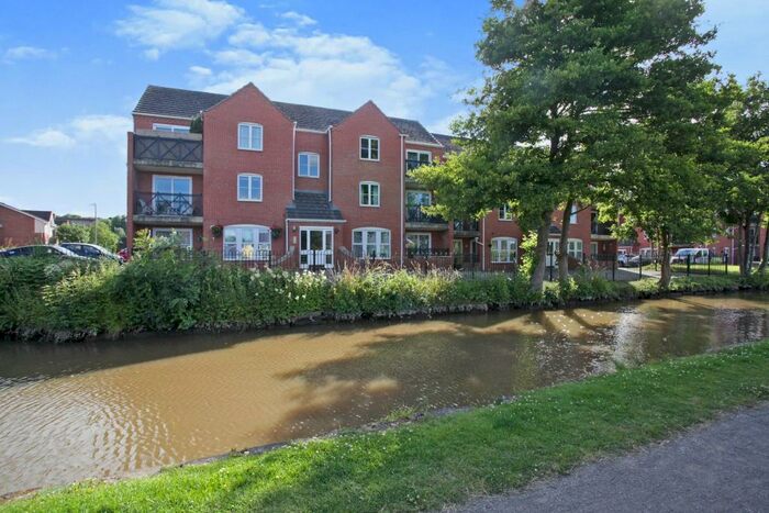 2 Bedroom Flat For Sale In Penny Hapenny Court, Atherstone, Warwickshire, CV9