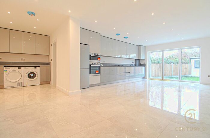 4 Bedroom Terraced House To Rent In Bazalgette Gardens, New Malden KT3