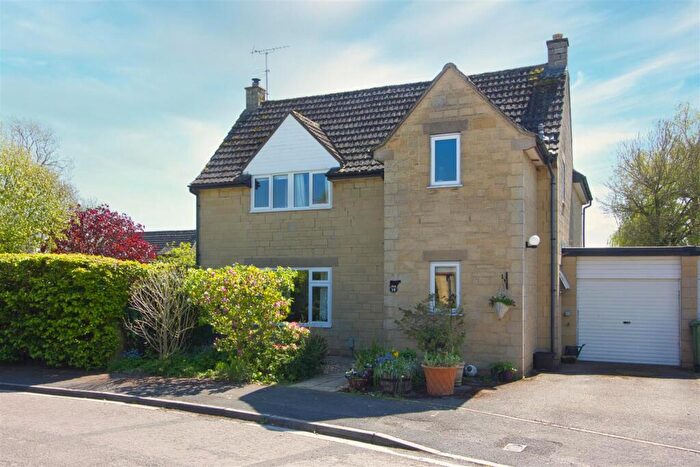 3 Bedroom Link Detached House For Sale In Monks Park, Milbourne, Malmesbury, SN16