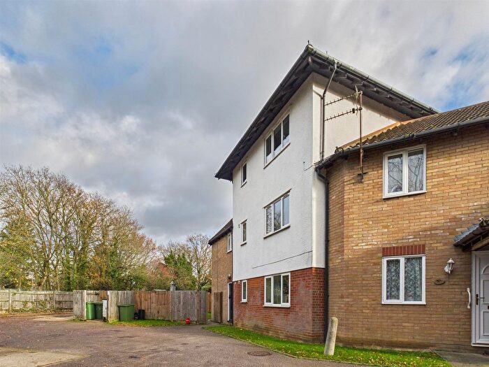 1 Bedroom Flat For Sale In Dale Close, Stanway, Colchester, CO3