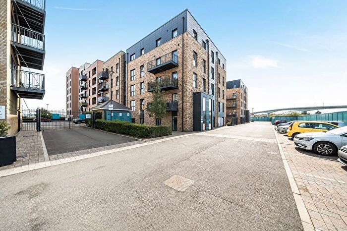 2 Bedroom Flat To Rent In Thomas Blake Avenue, Southampton, Hampshire, SO14