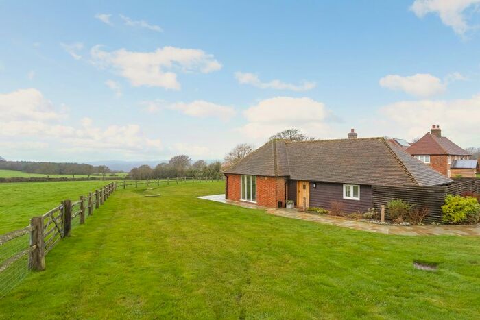 2 Bedroom Cottage To Rent In Brightling, Robertsbridge, TN32