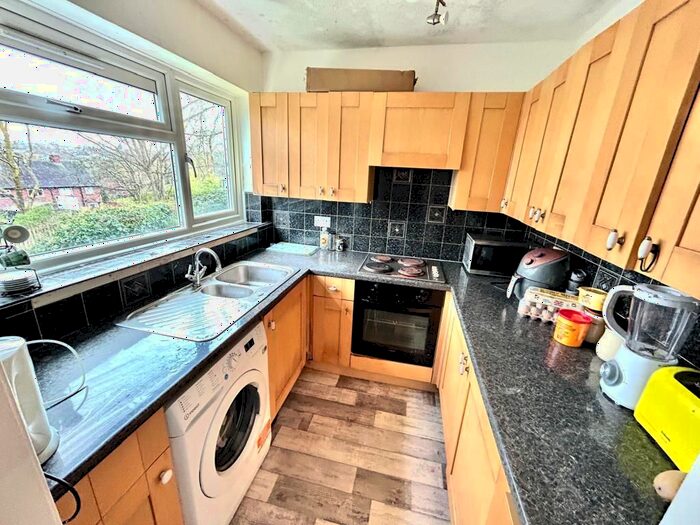 2 Bedroom Flat To Rent In The Sycamores, Hunters Lane, Sheffield, S13