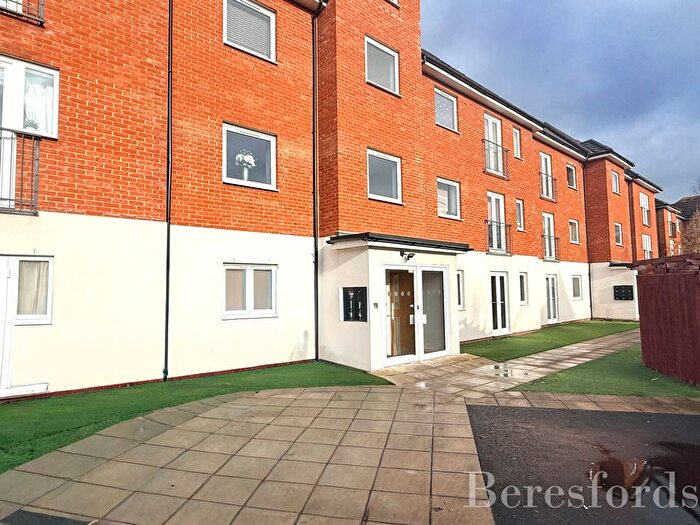2 Bedroom Flat For Sale In North Street, Hornchurch, RM11