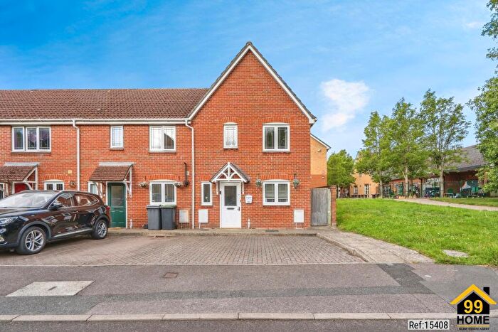 3 Bedroom End Of Terrace House For Sale In Grebe Close, Wecock Farm, Waterlooville, PO8