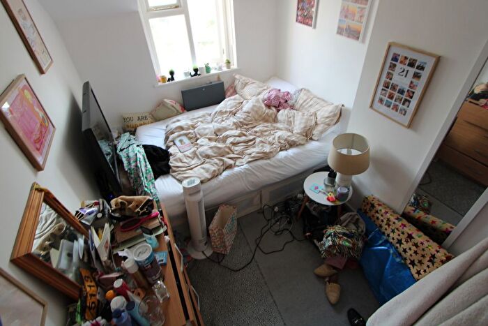 4 Bedroom Flat To Rent In Nightingale Lane, Wandsworth, SW12