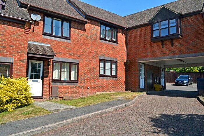 2 Bedroom Flat To Rent In The Cloisters, Geralds Road, High Wycombe, HP13