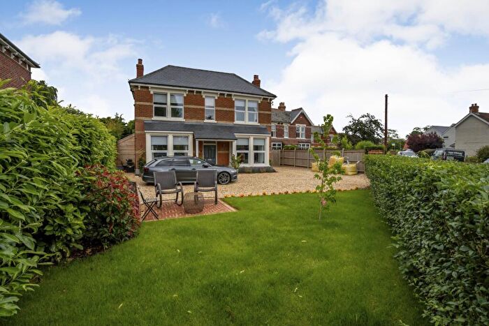 5 Bedroom Detached House To Rent In Fourth Avenue, PO9