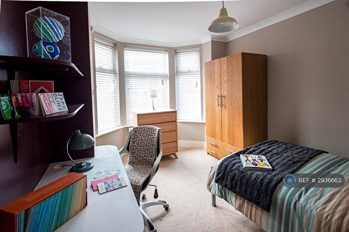 6 Bedroom End Of Terrace House To Rent In Kimbolton Avenue, Nottingham, NG7