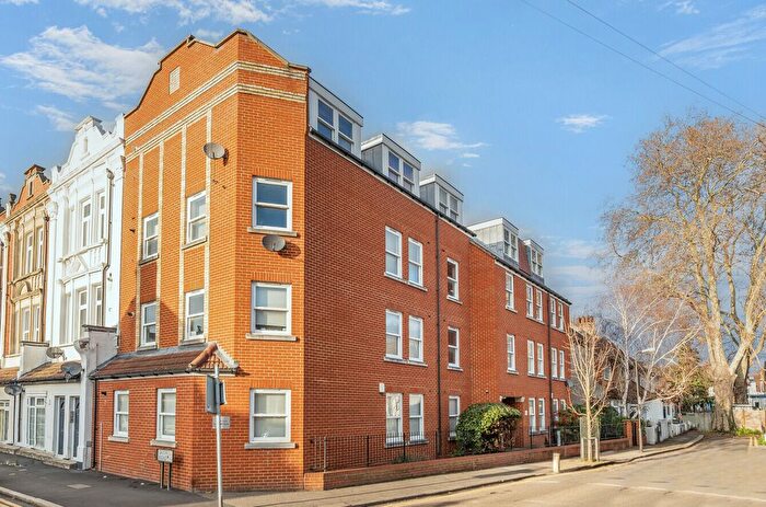 1 Bedroom Flat For Sale In Bruce Road, Mitcham, CR4