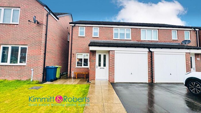 3 Bedroom Semi-Detached House For Sale In Whitethroat Close, Houghton-le-spring, Tyne & Wear, DH5