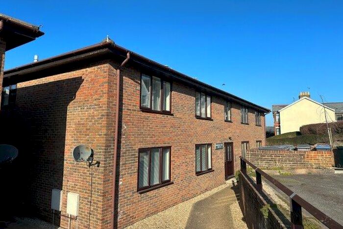 2 Bedroom Flat To Rent In Shakespeare Court, Dover, CT17