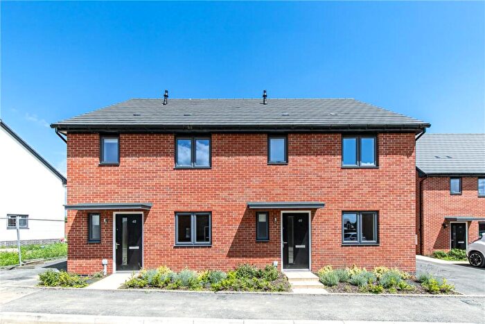 3 Bedroom Semi-Detached House To Rent In Rye Crescent, Curbridge, Witney, OX29