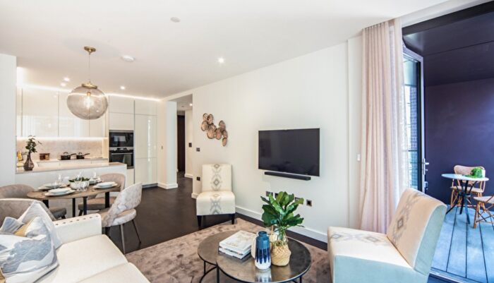 2 Bedroom Apartment To Rent In - Charles Clowes Walk, SW11