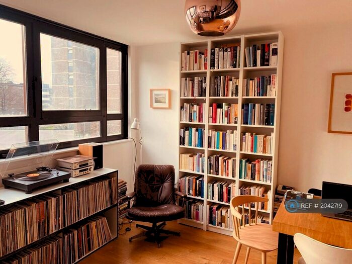 2 Bedroom Flat To Rent In Crondall Court, London, N1