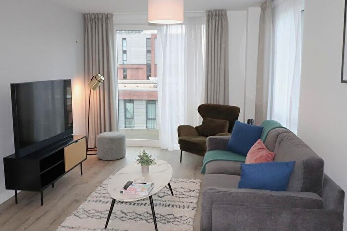 3 Bedroom Apartment To Rent In New Maker Yards, Middlewood St, M5